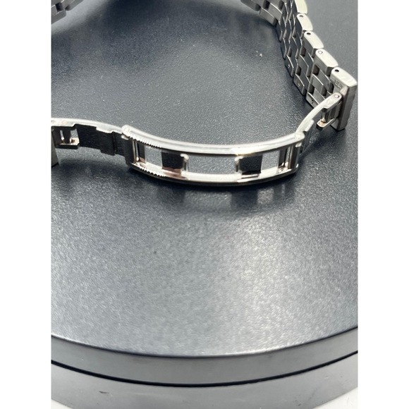 Movado Authentic Folio Museum Two-Tone‎ Watch Black & Gold Ref. 81.E4.9812 main image 9
